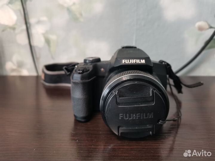 Цифровой фотоаппарат Fujifilm Finepix S1