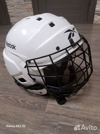 Шлем хоккейный