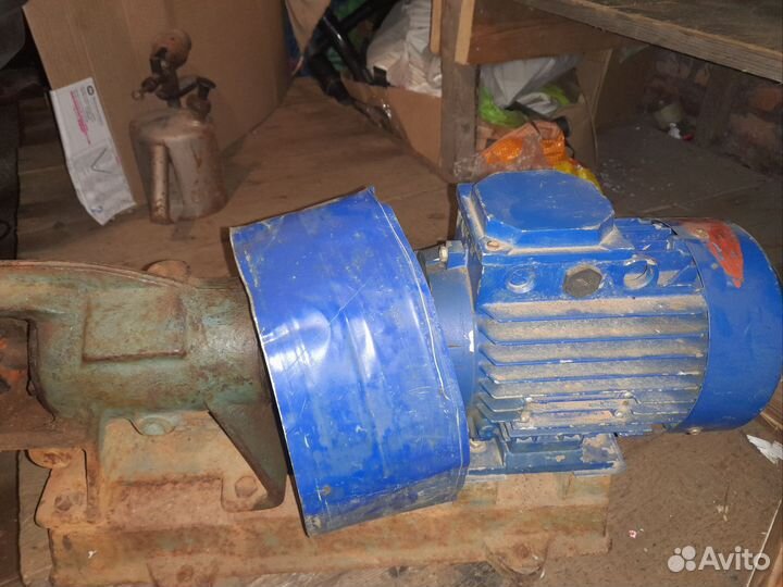 Консольный жидкостный насос