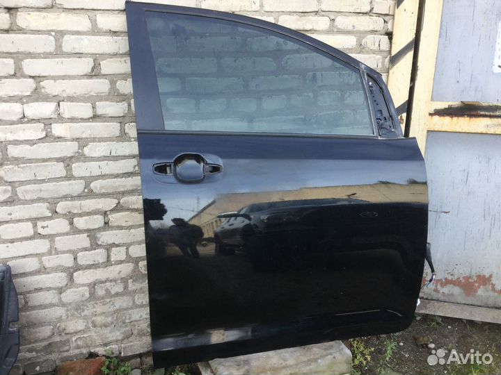 Дверь передняя правая Toyota Sienna 3