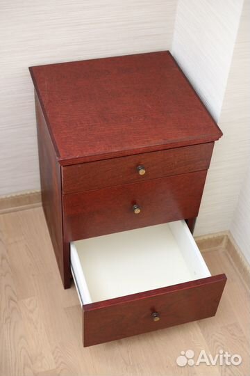 Тумба с ящиками