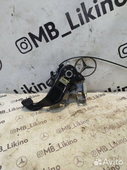 Педаль стояночного тормоза Mercedes R-Class W251