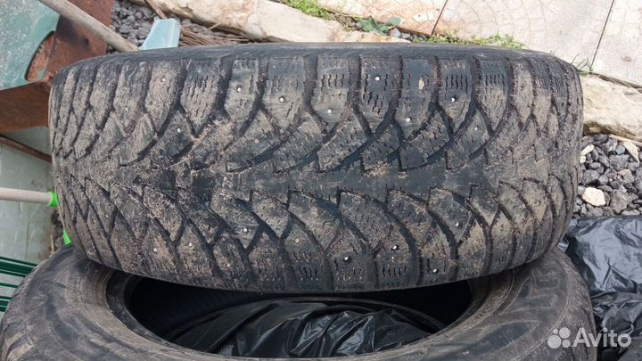 Nokian Tyres Hakkapeliitta 4 215/60 R16