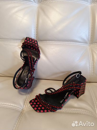 Босоножки красные 37