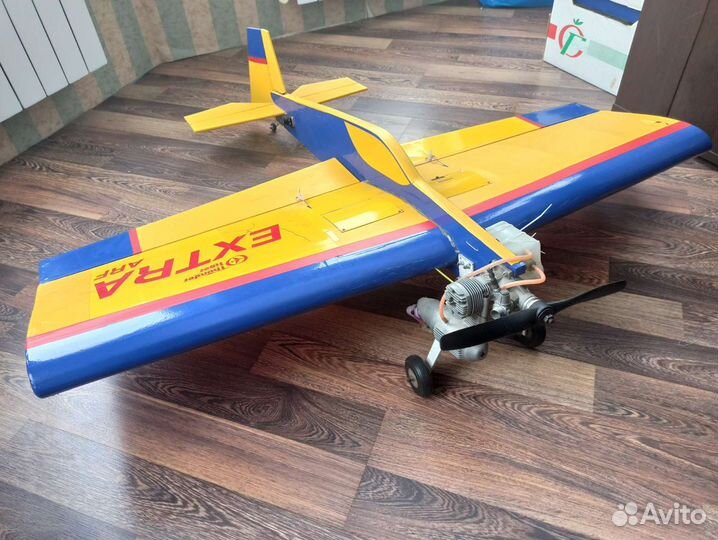 Радиоуправляемый самолет с двс