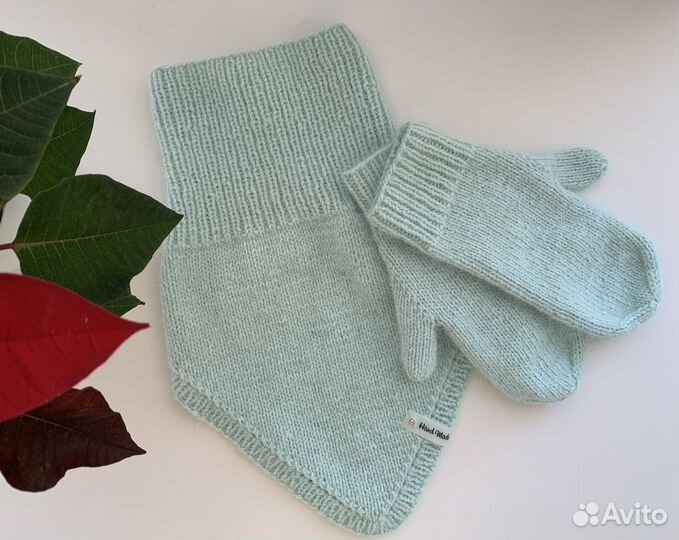Комплект манишка+варежки