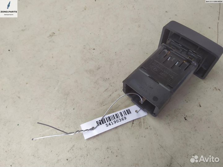Кнопка аварийной сигнализации (аварийки) 213181 на Renault Logan