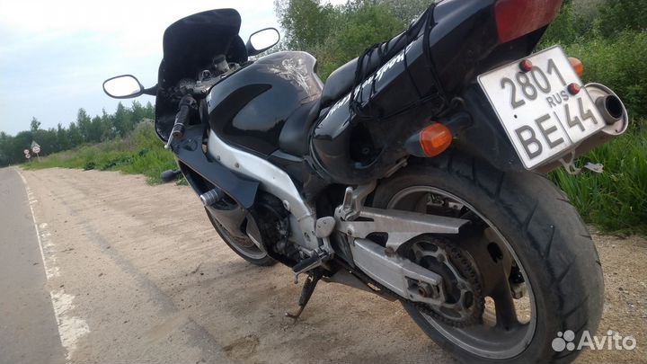 Yamaha yzf 1000 r