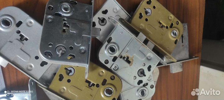 Замок дверной