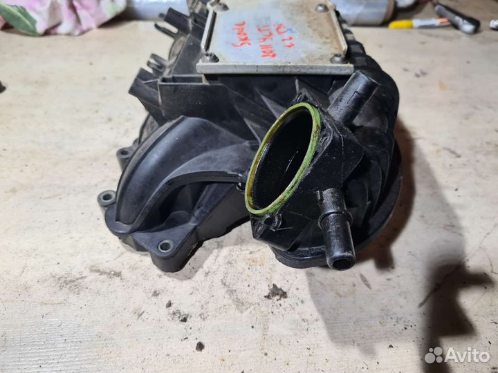 Впускной коллектор Skoda Yeti 1.2