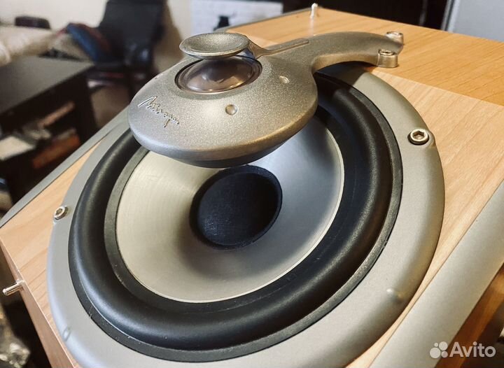 Полочники Mirage Omni 60, Canada