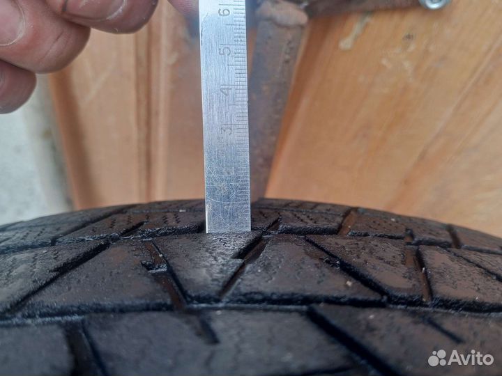 Bridgestone Blizzak DM-V1 225/65 R17