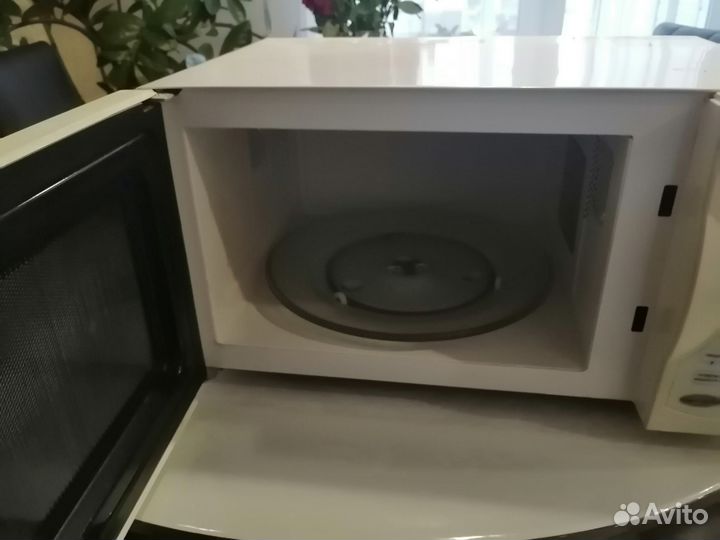 Микроволновая печь Candy