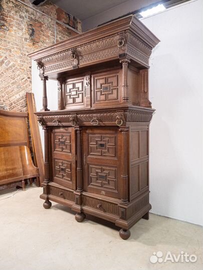 Антикварный шкаф с гранёными филёнками 1850-х гг
