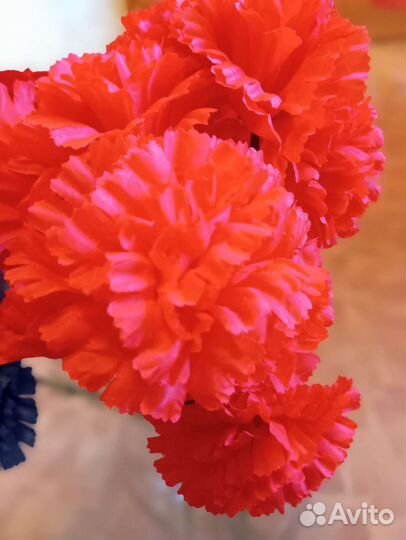 Гвоздики искуственные