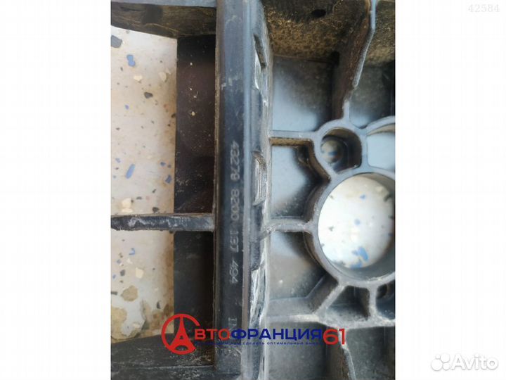 Панель передняя, 8200137494 renault megane 2, 3042