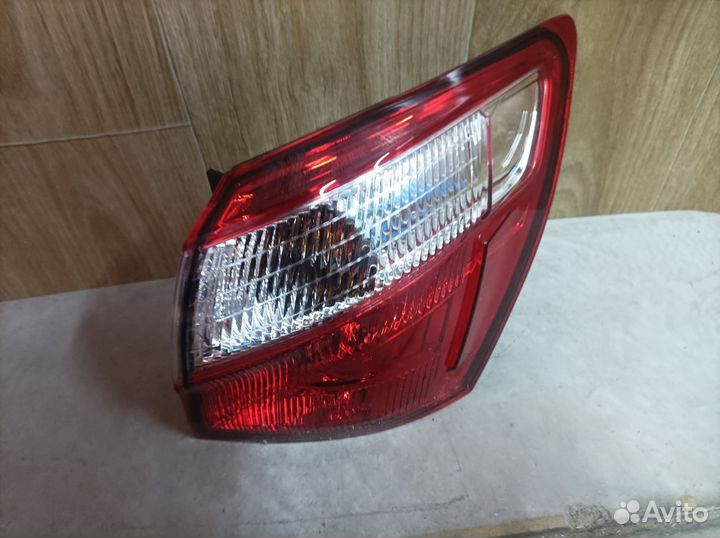 Фонарь правый Nissan Qashqai 1 J10