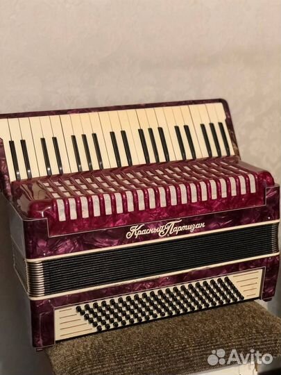 Аккордеон Красный партизан 1953г