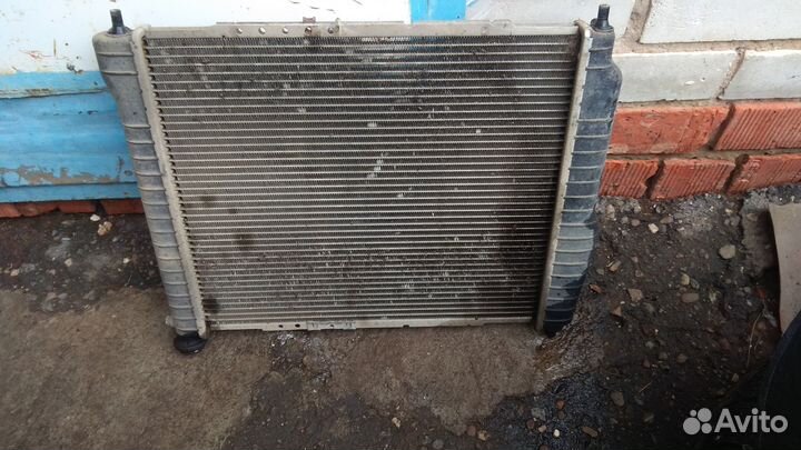 Радиатор двигателя Шевроле Авео Т200