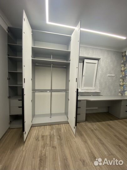 Распашной шкаф Шкаф купе Двери купе