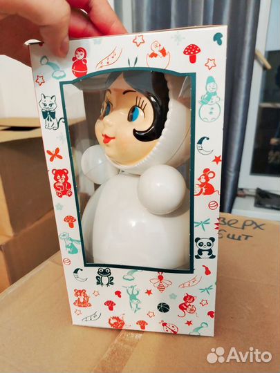 Неваляшки белые