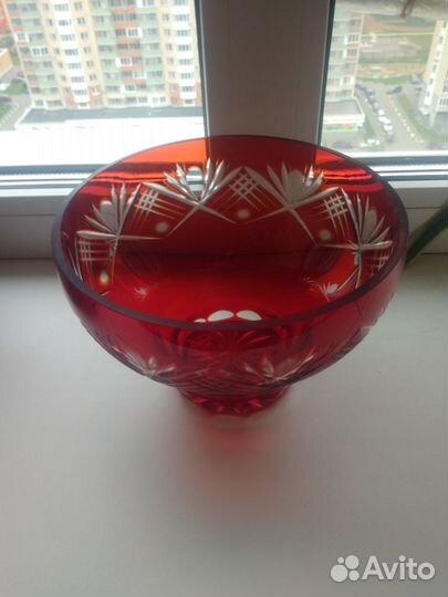 Вазы,салатники,фигурки фарфоровые