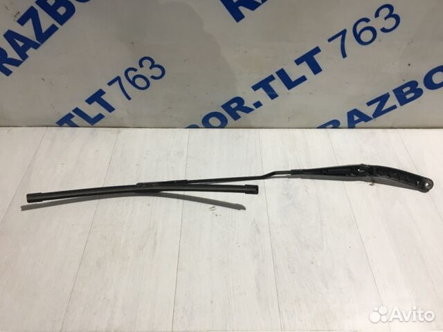 Поводок дворника audi A4 b8