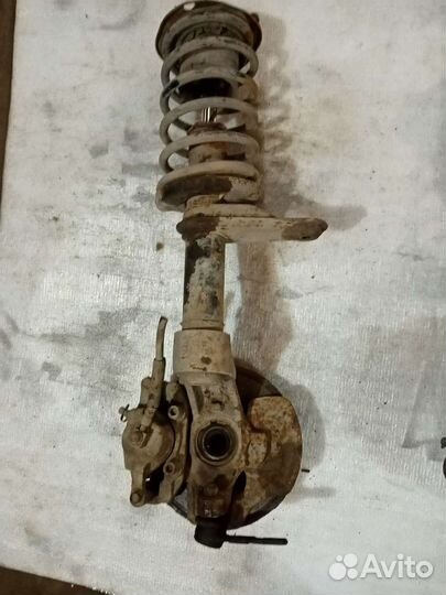 Стойки передние Chevrolet Lanos