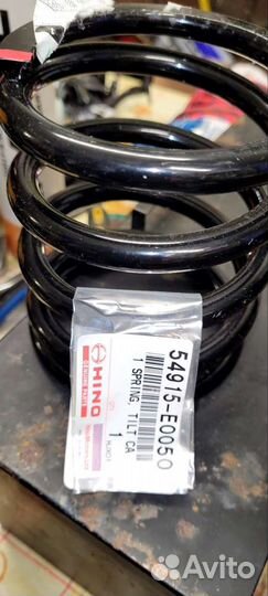 Пружина кабины хино 500