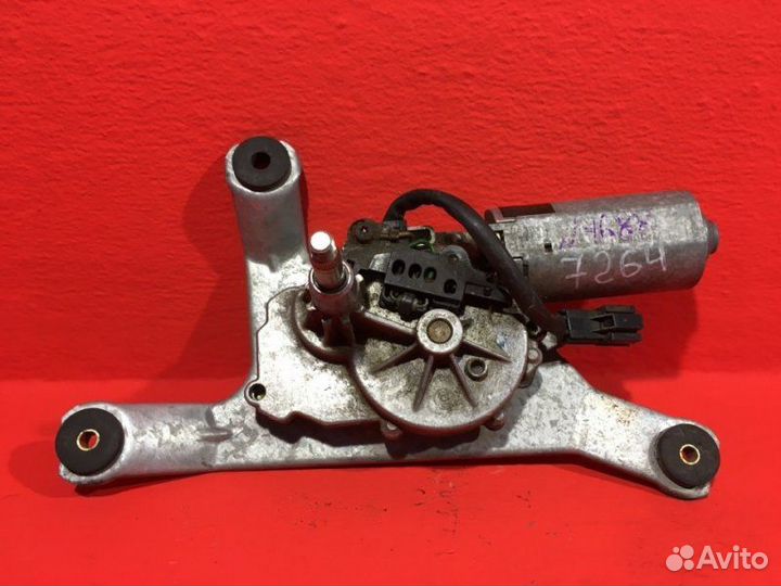 Моторчик стеклоочистителя задний Mitsubishi