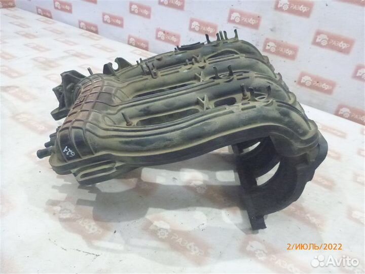 Коллектор впускной Лада Приора 2172 21126 2010