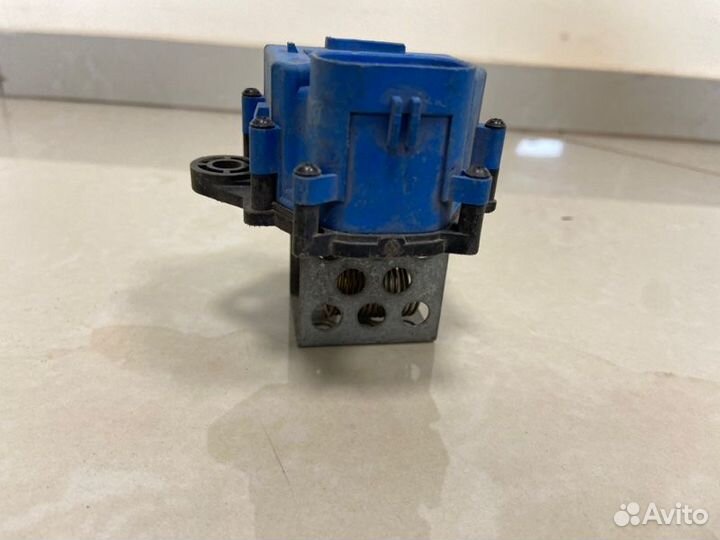 Резистор охлаждения двигателя Peugeot 308