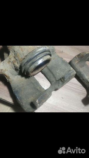 Суппорт передний Volkswagen Passat B3