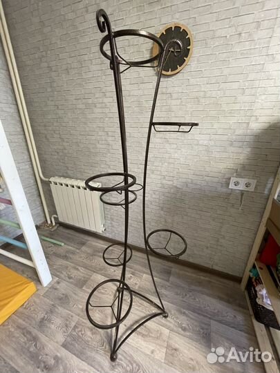 Подставка для цветов металлическая