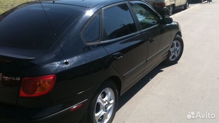 Заднее стекло на Hyundai Elantra XD Avante Замена