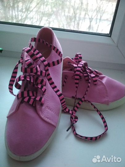 Спортивные тапочки