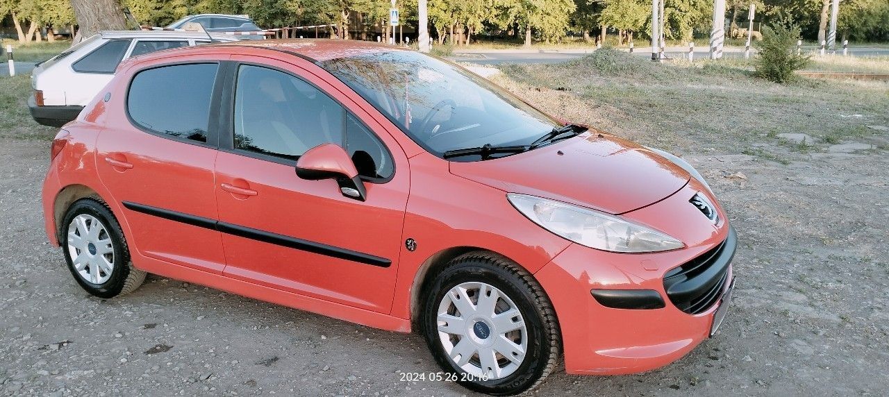 Peugeot 207: фото владельца