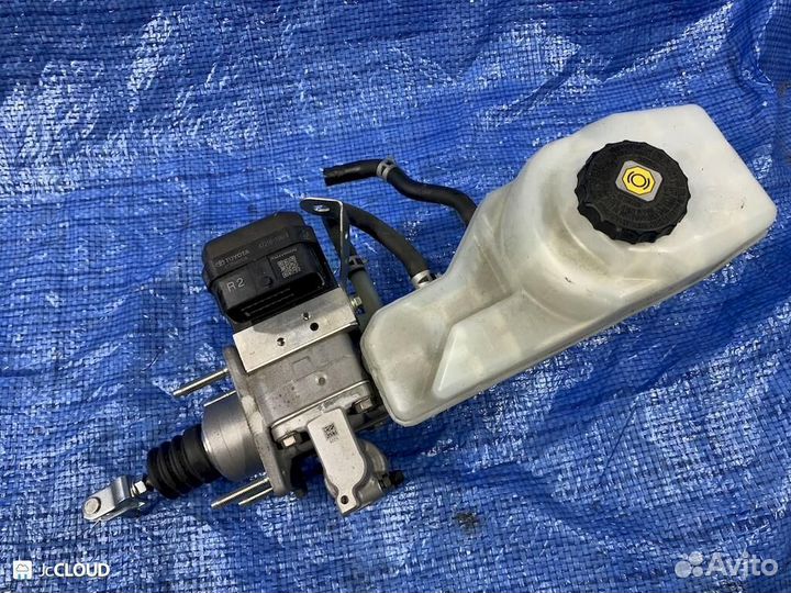 Главный тормозной цилиндр на toyota C-HR ZYX10 2zr