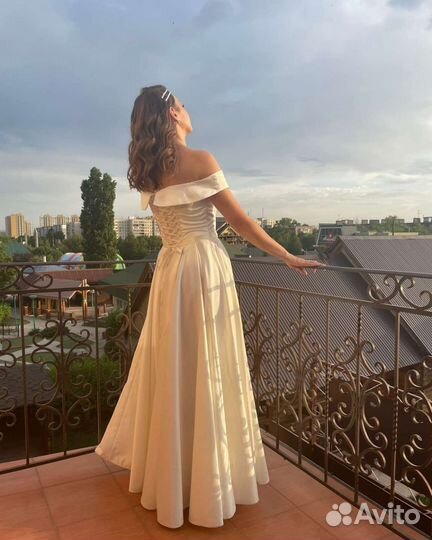 Свадебное платье 42 44 новое