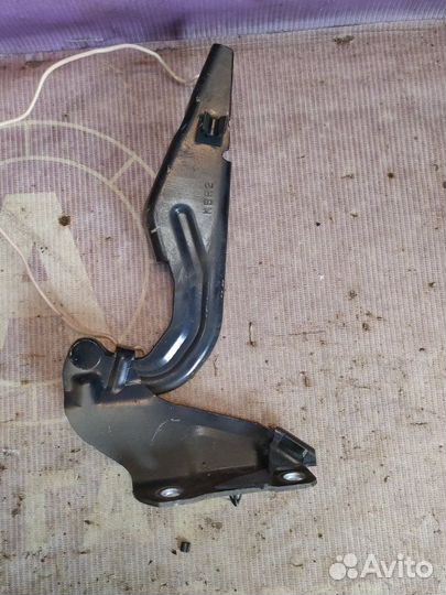 Петля капота Mitsubishi Outlander Xl CW7W 4HN 2010