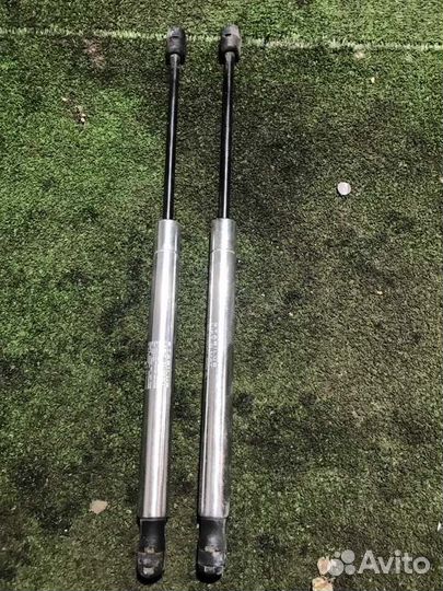 Амортизатор багажника задний Audi A8 D3 BVJ 4.2