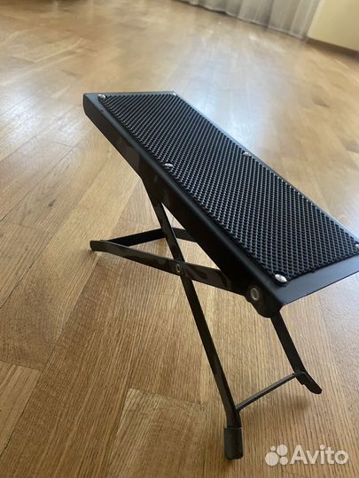 Подставка под ногу гитариста