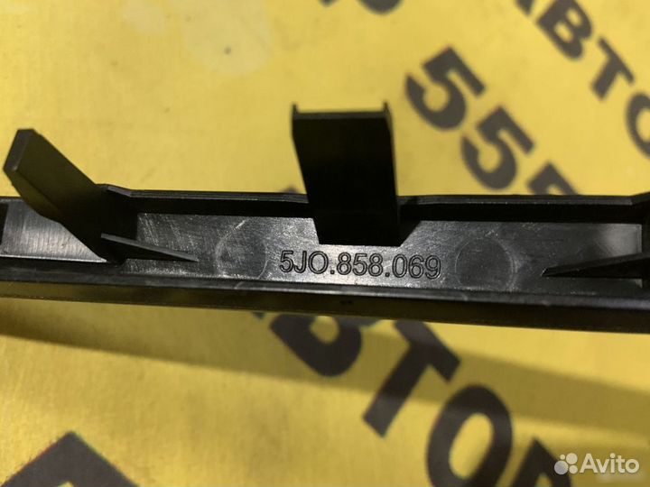 Рамка магнитолы Skoda Fabia 2