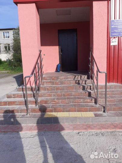 Ограждение крыльца дома