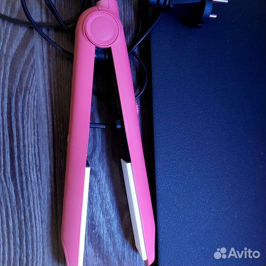 Выпрямитель для волос новый