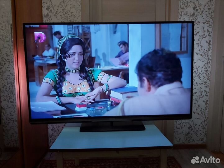 SMART Philips 140 см 3D LED DVB-T2 WI FI