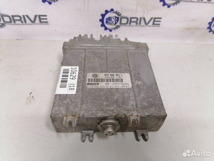 Блок управления двигателем Volkswagen T4 2.5 ACV