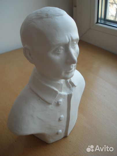 Бюст В.В. Путин