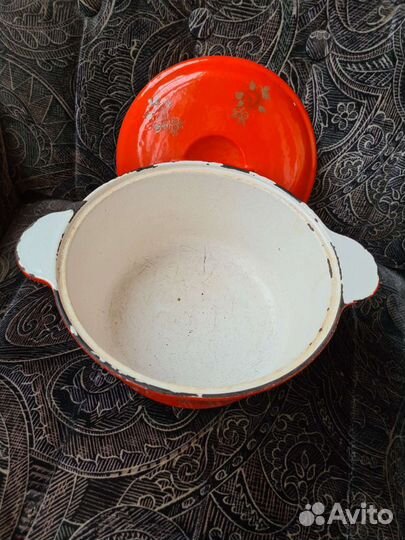 Жаровня чугунная,эмаль.ссср. 2,5л