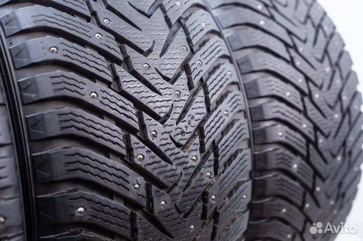 Nokian Tyres Hakkapeliitta 8 SUV 275/40 R20 и 315/35 R20 106T